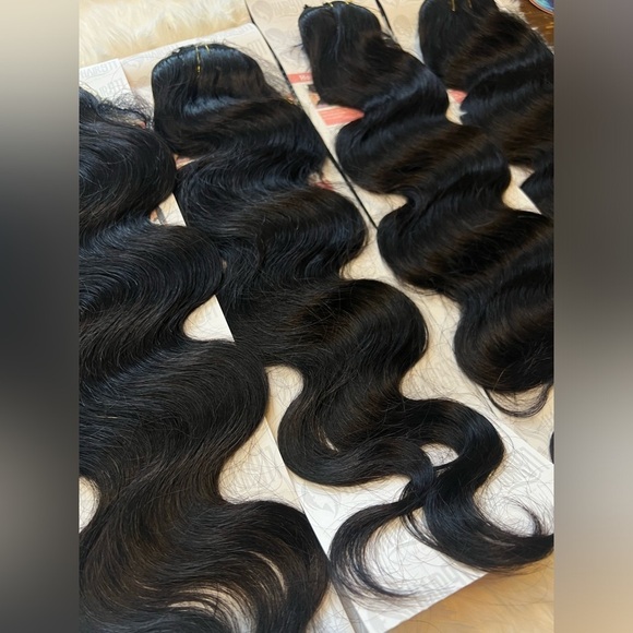 22 Inch Body Wave Black Clip in Virgin Human Hair extensions - Picture 5 of 6